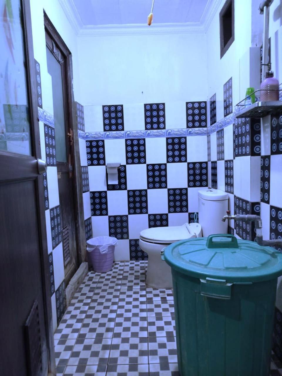 Kurnia Homestay Ternate Ngoại thất bức ảnh